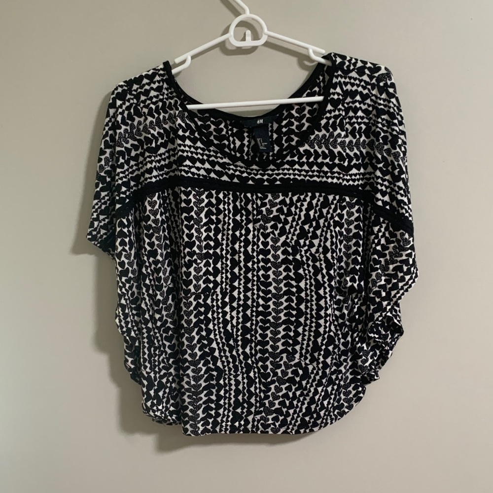 H&M Black and White Flowy Heart Shirt